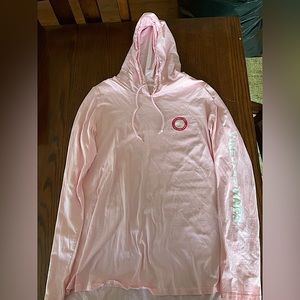 Large vineyard vines hooded long sleeve shirt.